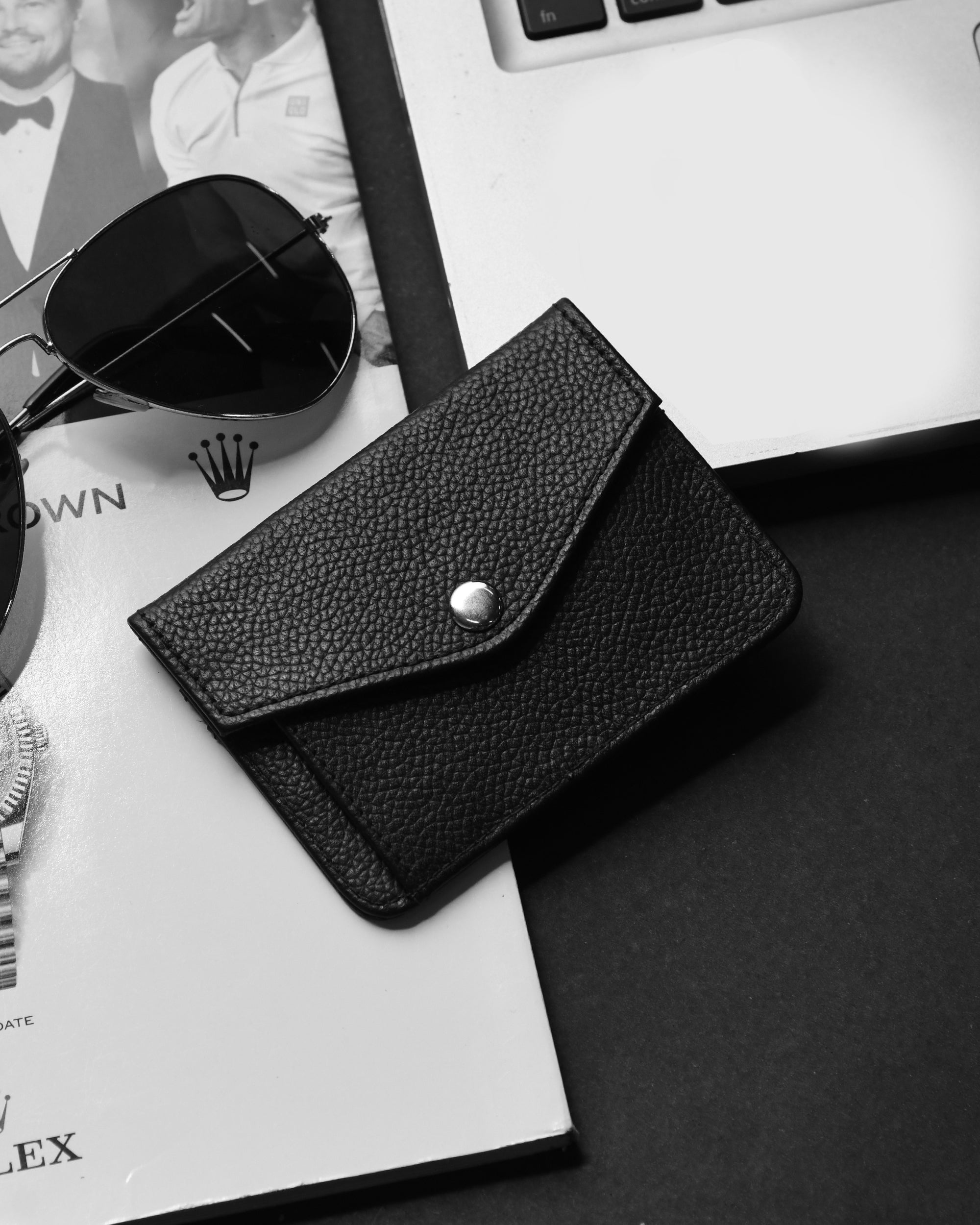 TAGLIO EDGE LEATHER CARD HOLDER FOR MEN – BLACK