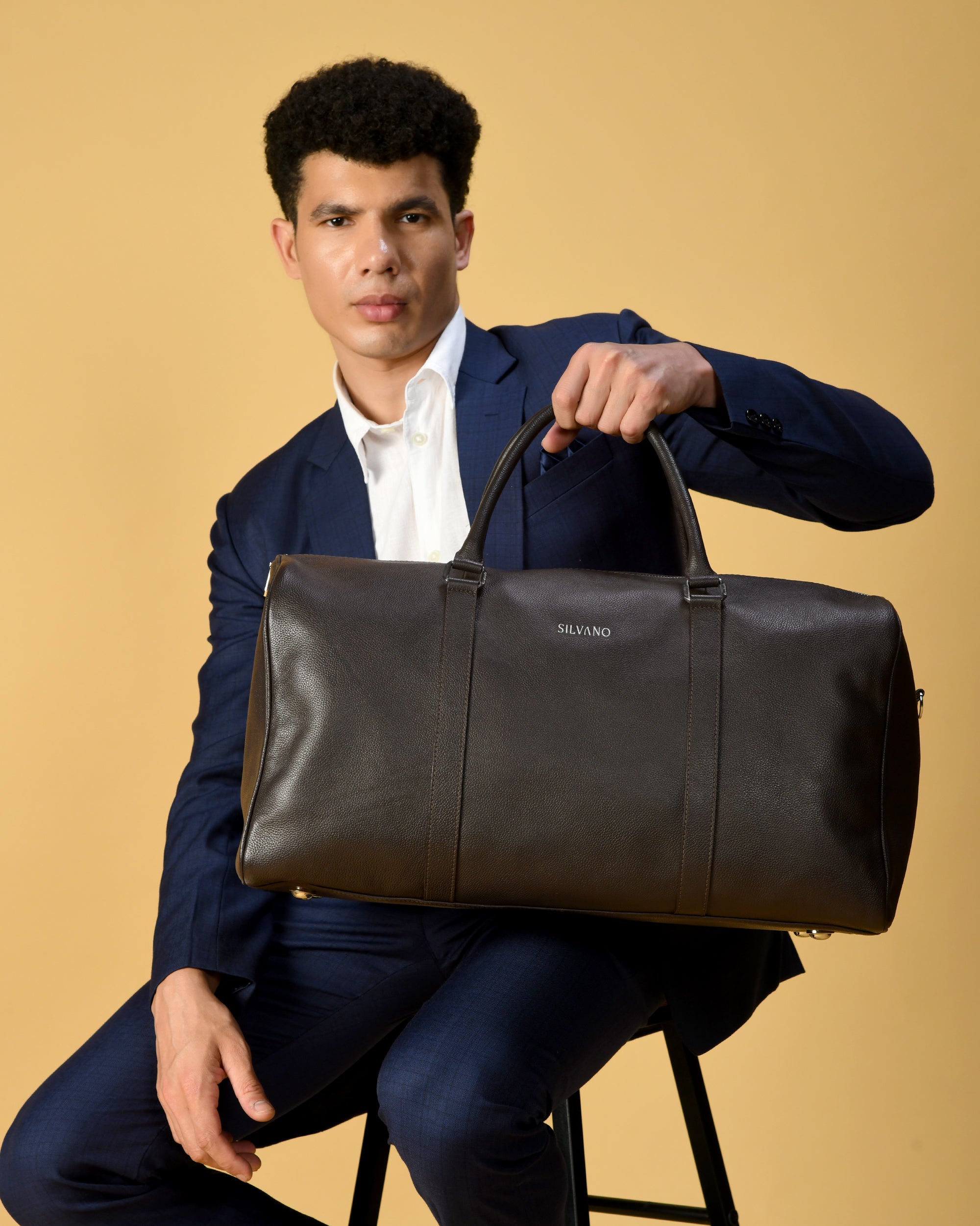 VAYAGER BARREL DUFFLE - DARK BROWN