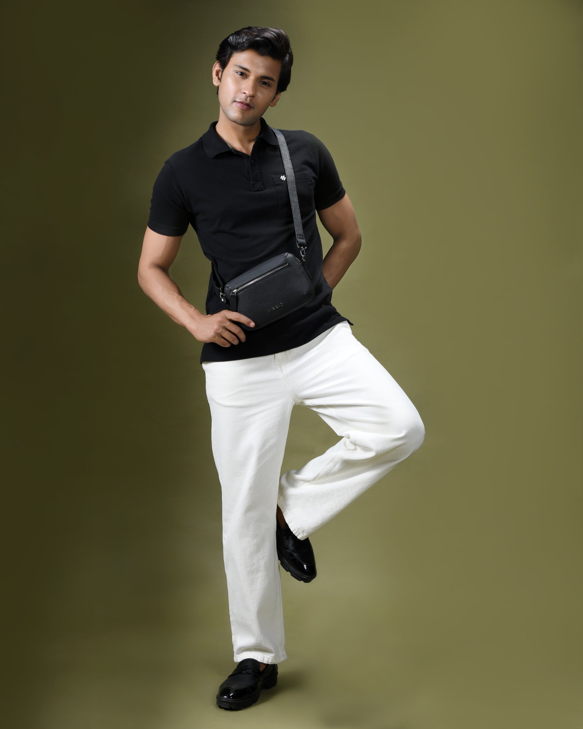 SLEEK STRIDE CROSSBODY BAG FOR MEN - Black