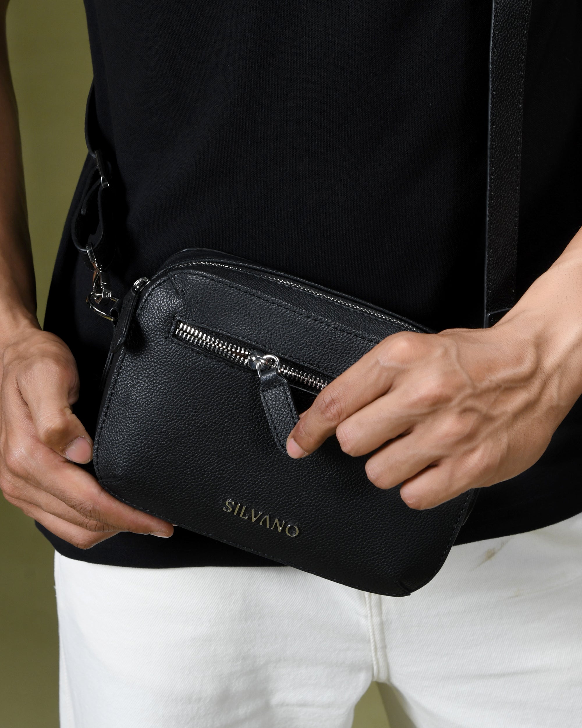 SLEEK STRIDE CROSSBODY BAG FOR MEN - Black