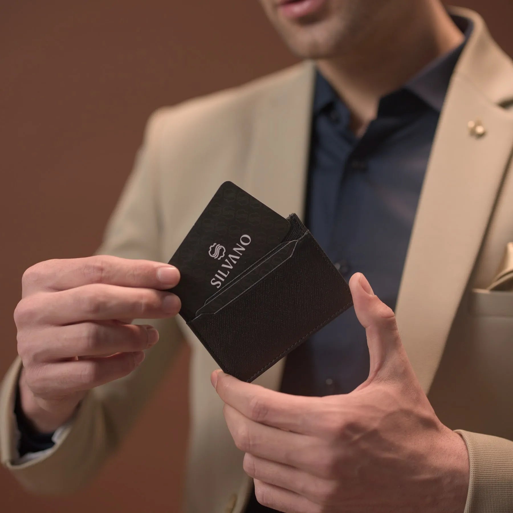 silvano titan tally card holder - black leather card holder