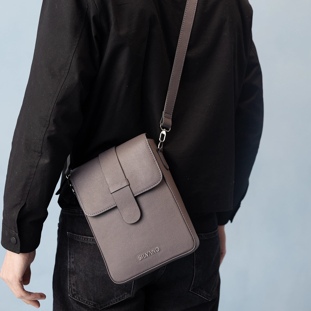 silvano wayfarer's sling crossbody bag - gray leather crossbody bag