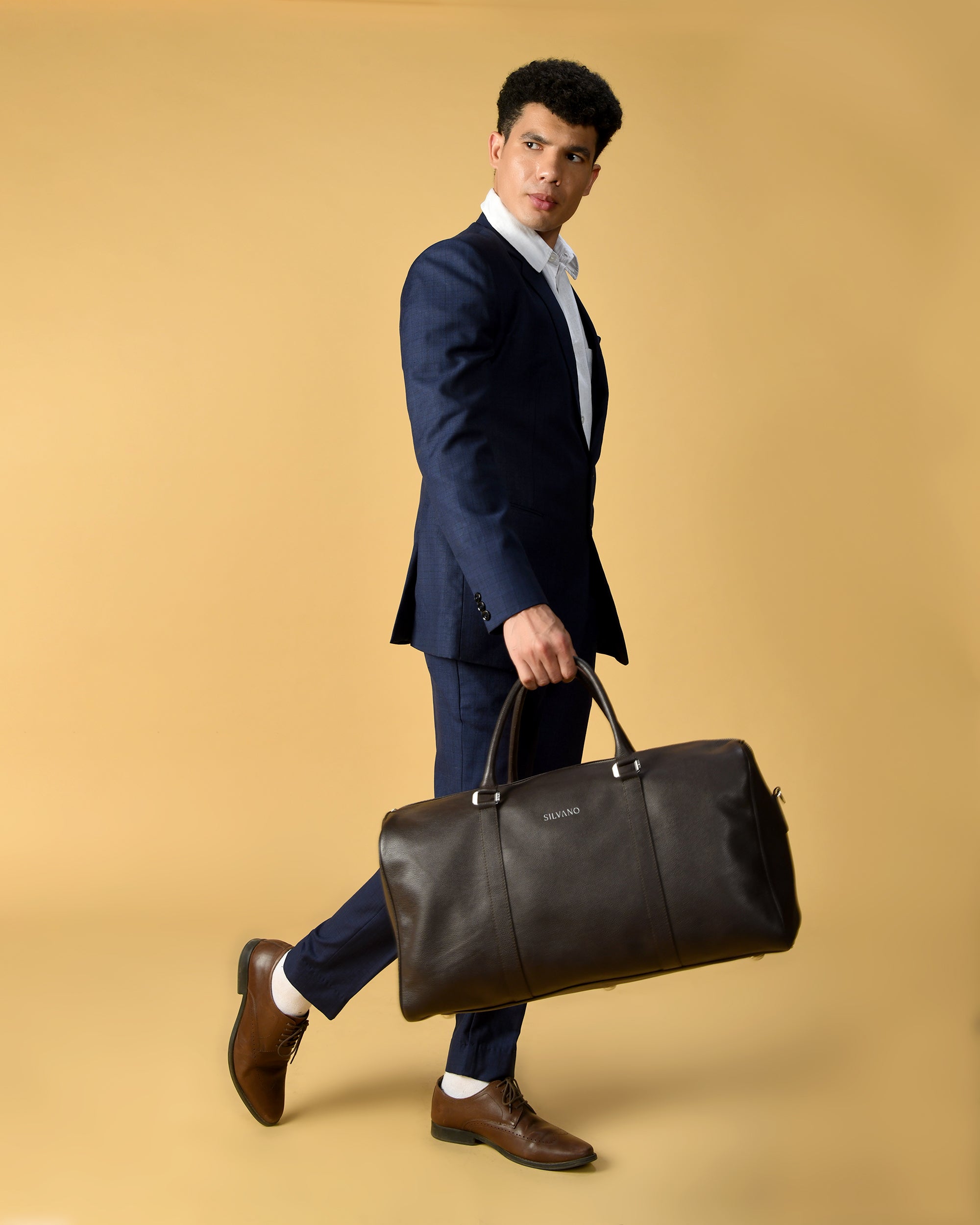 VAYAGER BARREL DUFFLE - DARK BROWN
