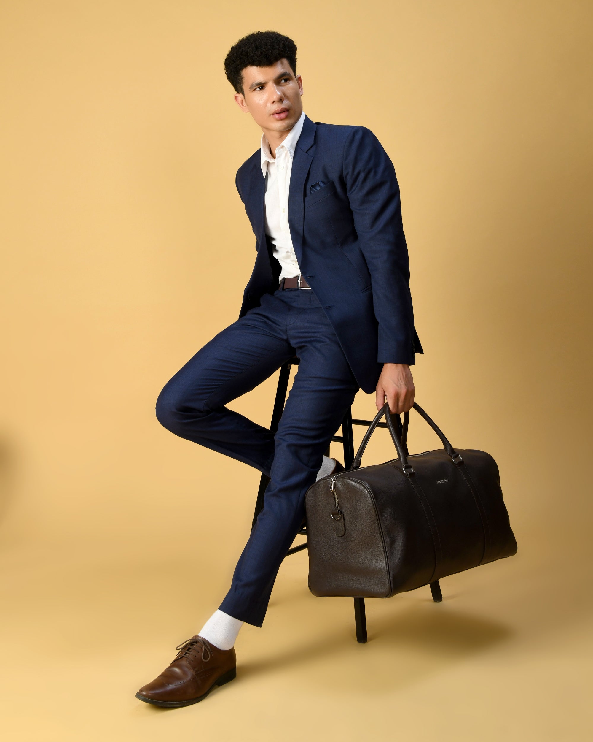 VAYAGER BARREL DUFFLE - DARK BROWN