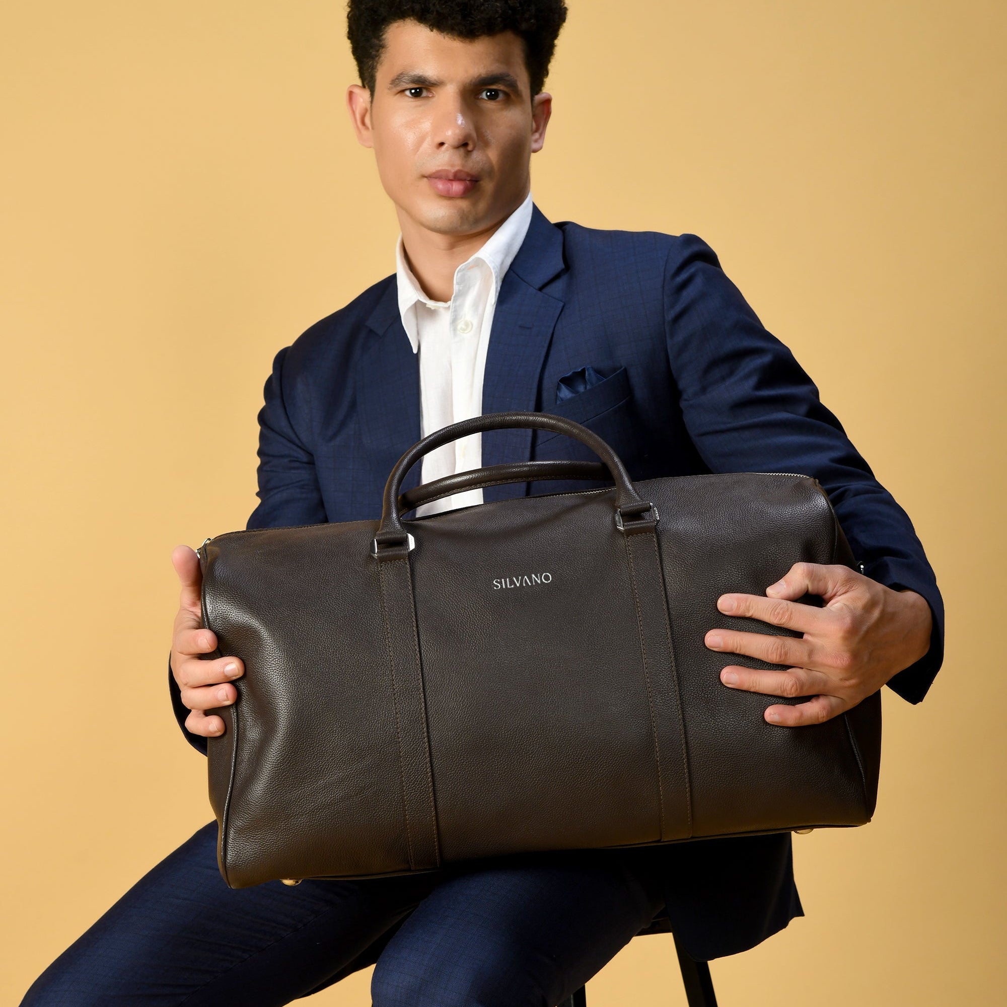 VAYAGER BARREL DUFFLE - DARK BROWN
