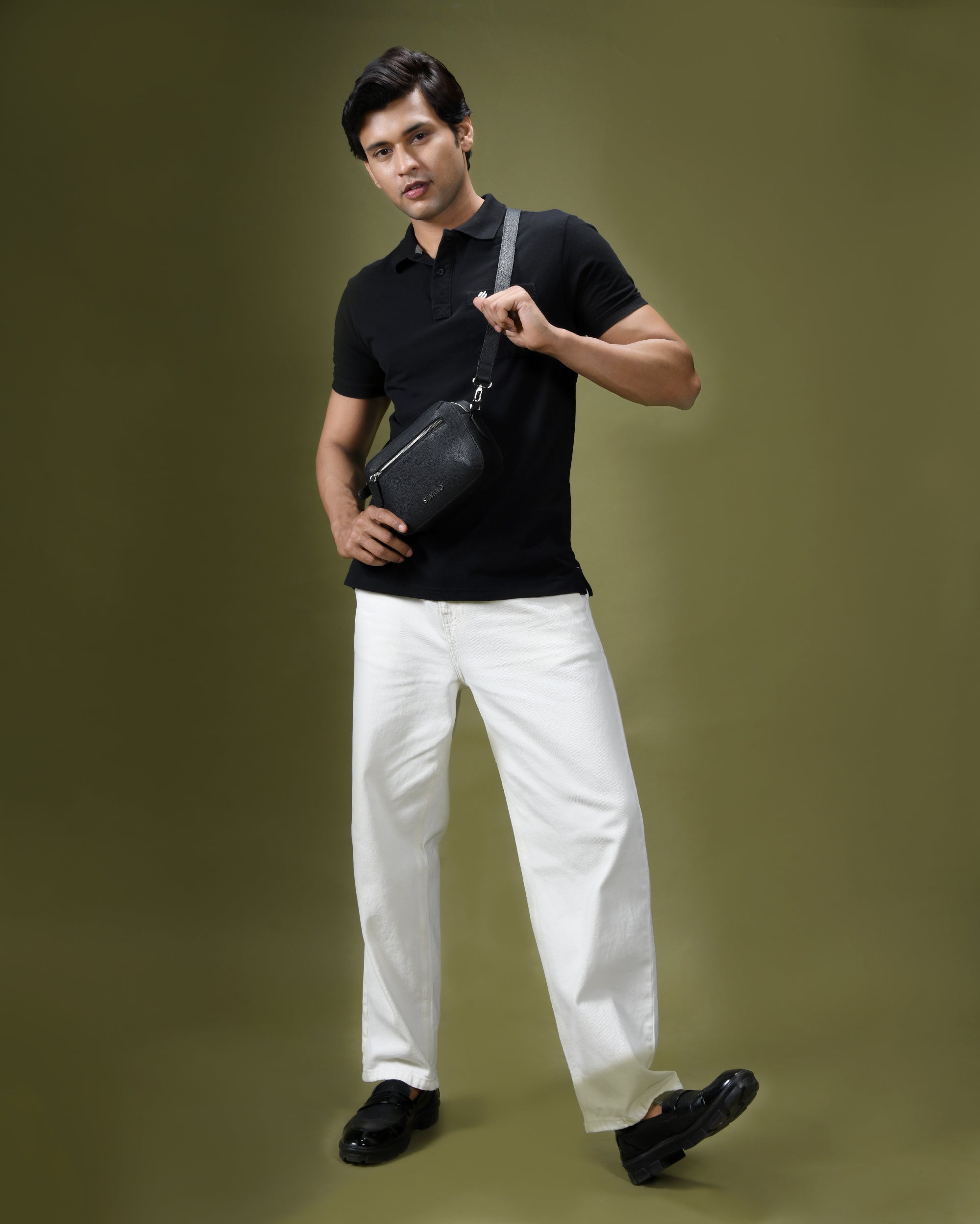 SLEEK STRIDE CROSSBODY BAG FOR MEN - Black
