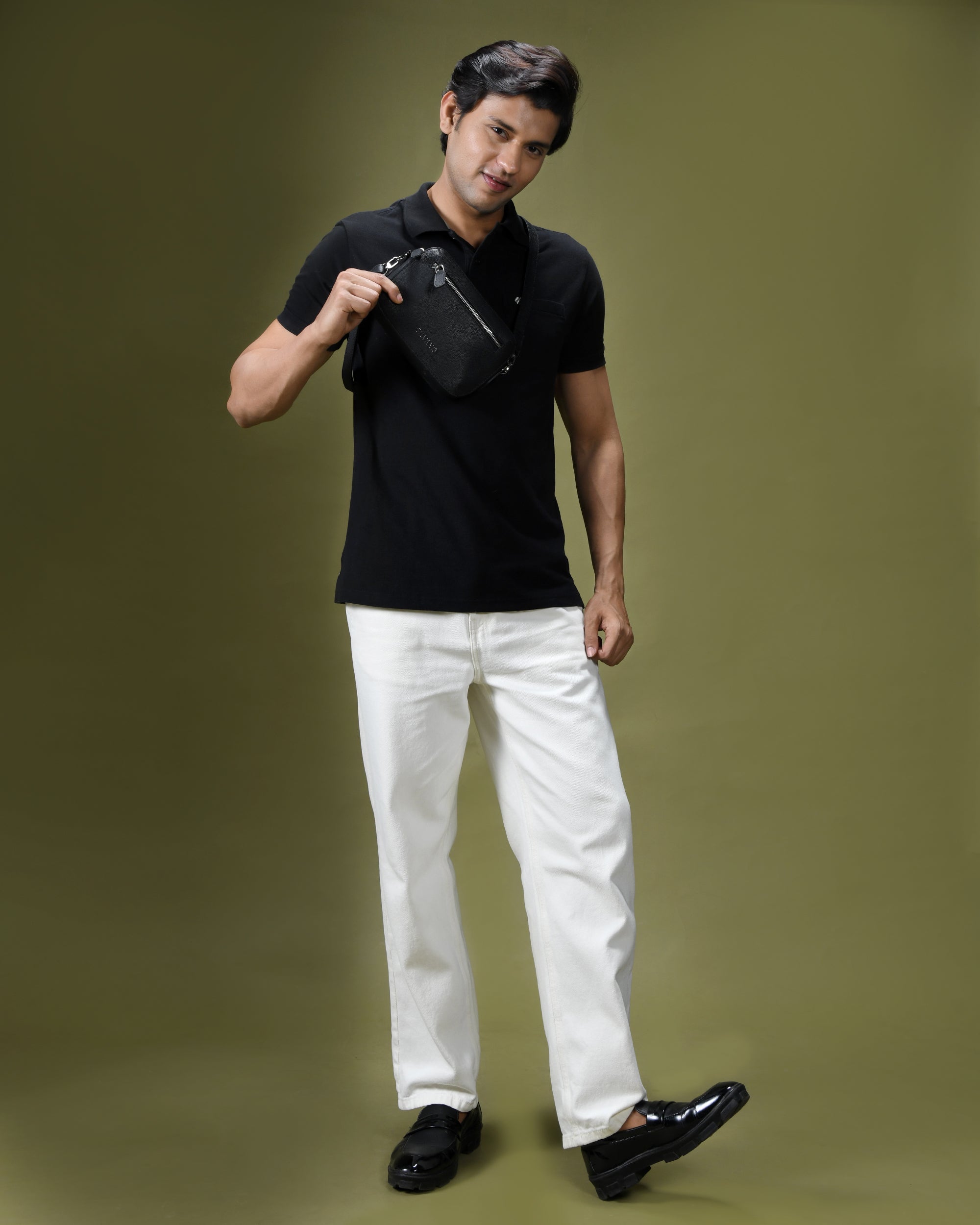 SLEEK STRIDE CROSSBODY BAG FOR MEN - Black